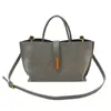Bolso de Mano para Mujer 2026 Otoño e Invierno Nuevo Estilo Bolso de Commuter de Gama Alta Bolso Tote de Hombro Único Bolso Tipo Cesta de Verduras de Gran Capacidad