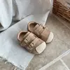 Sapatos de Couro para Meninos Bebê 2026 Estilo Primavera/Outono Sapatos Casuais Infantis Retro com Solado Macio Sapatos de Caminhada para Bebê Menina Sapatos Individuais