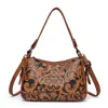 Bolsa Nova Tendência de Comércio Exterior com Relevo, Bolsa de Mão Versátil, Bolsa Elegante para Mãe de Meia-Idade, Bolsa de Ombro Cruzada Casual