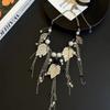 Collar con borlas de perlas largas y hojas plateadas de la Puerta Este de Corea del Sur, cadena de cuello elegante y sencilla que combina con todo.