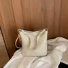 Bolsa de Gran Capacidad para Mujer 2026 Nuevo Verano Bolso de Hombro Retro de Alta Gama Bolso Cruzado Tipo Cubo para Viajes