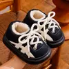 Novas Pantufas de Algodão EVA de Inverno 2026 para Crianças Meninas, Superfície de Couro, Impermeável, Pai-Filho, Antiderrapante, Quente, Sapatos de Algodão de Inverno para Meninos
