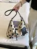 Bolso Tote de Lunares Grande de Moda Súper Popular Coreano para Mujer 2026 Nuevo Bolso de Hombro Cruzado Versátil para el Trabajo
