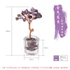 Mini árvore da sorte em cristal natural com base de vidro, apresentando três galhos, feita com fragmentos de cristal natural, adequada para decoração de casa ou escritório