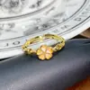 Anillo Abierto de Zirconia con Goteo de Aceite Esmaltado Serie Dorada Vintage Retro Lujo Ligero de Gama Alta para Mujer