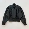 A Versão Correta do Modelo Novo de Outono Estilo Coreano 25, o Mesmo Estilo que o da Jennie, É uma Jaqueta de Couro Curta Retro com Ajuste na Cintura