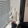 Bolsa de ombro única fofa e delicada com poá, bolsa para celular, nova bolsa quadrada pequena versátil de nicho, bolsa transversal casual
