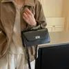 Bolso de mujer de alta gama transfronterizo, estilo nuevo de nicho, bolso cuadrado pequeño de color block retro de lujo ligero, bolso versátil de hombro y cruzado para mujer