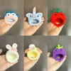 Muñeca de Verdura Tejida a Crochet Hecha a Mano de Peluche Original Oso Autocrítico con Gorro Vestido Hecho a Mano DIY Accesorios Suaves y Lindos