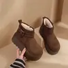 Botas de Neve com Solado Grosso para Mulheres 2026 Novo Estilo Sapatos de Inverno Femininos com Lã Adicionada Botas de Algodão Grossas do Nordeste Botas Curtas Quentes