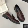 Mocassins retrô marrons estilo francês para mulheres, nova coleção outono/inverno 2026, sapatos slip-on estilo britânico com salto grosso, adequados para JK (Garota escolar japonesa) estilo