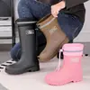 Botas de Chuva para Mulheres, com Forro de Lã, Modernas, Antiderrapantes, Impermeáveis, Resistentes ao Desgaste, Sola Macia, Adequadas para Uso Externo, Trabalho na Cozinha e Sapatos de Chuva de Algodão