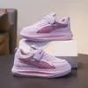 2026 Novos Tênis Esportivos Infantis de Primavera e Outono, Tênis Casuais Antiderrapantes para Meninos, Sapatos Brancos para Todas as Estações para Meninos e Meninas