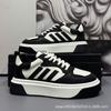 Zapatos de Hombre 2026 Primavera Nuevos Casual Deportivos Versátiles Tenis Blancos Zapatos Casuales Juveniles Estilo Callejero Zapatos de Hombre de Suela Gruesa