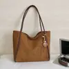 Bolso grande de felpa gamuzada suelta para mujer 2025 nuevo retro para ir al trabajo bolso de hombro único bolso tote para salir trabajo