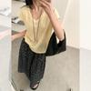 Camiseta Feminina de Manga Curta com Renda e Recorte nas Costas Ombro Direito Verão Tricotada Fina Única Verão Ootd Roupa Top