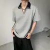 Camisa Polo para Hombre de Manga Corta con Cuello y Bloques de Color, Cremallera Media, Diseño Moderno, Nuevo Estilo de Verano, Corte Holgado, Camiseta Versátil