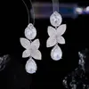 Pendientes Flor de Zirconia Gota de Agua de Alto Lujo y Elegancia con Pasador de Plata s925 Pendientes Largos Elegantes para Novia Cena para Mujeres