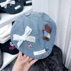 Chapéu Jeans Coreano de Primavera e Outono Atacado com Laço e Urso, de Circunferência Grande para Fazer o Rosto Parecer Menor, Chapéu Virado para a Frente