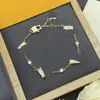 Pulsera Europea y Americana Transfronteriza 2025 Nuevo Estilo Lv con Logo y Múltiples Patrones de Letras para Mujer, Pulsera de Alta Gama, Venta al por Mayor para Transmisión en Vivo