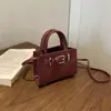 Bolsa de Mão Decorada com Fivela de Cinto de Design Exclusivo para Mulheres 2026 Verão Retro Casual Moda Elegante para o Dia a Dia Ombro Transversal