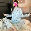 Nuevo pijama de mujer para primavera y otoño, de manga larga y pantalón largo, dulce y lindo conjunto de dos piezas tipo cárdigan de seda sintética, ropa para el hogar