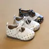 Zapatos de princesa de lunares para niñas, nueva colección primavera/otoño 2026, con ribete de encaje, lazo y cierre de velcro, zapatos de cuero de suela blanda para bebés