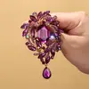 Broche Broche de Pingente de Cristal Retrô Europeu e Americano para Mulheres, Broche de Strass, Broche Floral, Produto Acabado