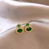 Aretes de Calabaza con Diamantes y Esmeraldas Bañados en Oro Real, Pequeños, Sencillos, Exquisitos y Versátiles, Lujo Accesible y Aretes de Alta Gama