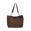 Bolso tote de lunares nuevo 2026, gran capacidad, diseñado para el trabajo, un bolso de mano diario elegante y único