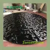 Pedra com Acabamento Ondulado de Água de Granito é Produzida Sob Demanda com Tamanhos Personalizáveis e Diversos Acabamentos de Superfície