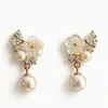 Brincos de Pérola Camélia Novos Transfronteiriços Europeus e Americanos, Cobre, Estilosos e Versáteis, Brincos Femininos Florais da Moda de Luxo Leve