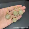 Conjunto de Três Peças Cristal Céu Estrelado Totalmente Cravejado de Diamantes Luxo Leve Cor Dourada Anel Preserva a Cor Conjunto de Brincos e Colar Joias Transfronteiriças Europeias e Americanas