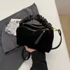 Bolso Cuadrado Pequeño de Ante Melard 2024 Moderno Versátil Bolso Almohada Gran Capacidad Bolso de Hombro Cruzado para Viajar