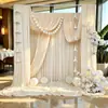 Suprimentos para Decoração de Quarto Nupcial de Casamento Estilo Romântico Simples Cortinas de Tecido Branco Decorações com Flores Artificiais para Fundo de Casamento ao Ar Livre Roupão de Manhã