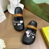 Novas tamancas fechadas com recorte de gato KT para mulheres, novo modelo de verão, leves e super estilosas, tamancos antiderrapantes ultra-populares
