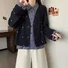 Cárdigan de punto de dos piezas sintéticas para mujer de talla grande con hombro estructurado, bordado a cuadros, mangas largas, top casual, nueva camisa versátil para principios de otoño