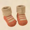 Calcetines de otoño e invierno para bebé de 0 a 2 años, calcetines de rizo para bebé, calcetines gruesos de dibujos animados para el suelo, calcetines coreanos asimétricos para niños