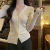 Blusa Slim de Decote V Manga Longa Estilo Francês para Mulheres na Primavera e Outono Look Emagrecedor Cintura Tricô Tipo Cardigã Suéter para Usar por Baixo