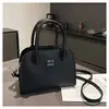 Bolsa de Ombro Grande Capacidade de Luxo para Mulheres 2025 Nova Tendência Moda Lenço de Seda Versátil Bolsa Transversal Bolsa Tote