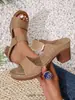 Nuevas pantuflas de verano para mujer de comercio exterior transfronterizo europeo y americano con tacón grueso y diseño de pez, venta al por mayor transfronteriza, talla grande