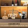 Um Conjunto Completo de Taças de Vinho Douradas com Diamantes com um Toque de Luxo, um Conjunto de Taças de Cristal de Luxo e uma Decoração Luxuosa para o Armário de Vinhos da Sala de Estar
