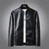 2026 Comercio Exterior Al por Mayor Primavera Otoño Estilo Coreano Moderno Atractivo Ajustado Chaqueta de Cuero PU para Hombre Chaqueta de Cuero para Hombres Jóvenes Ropa de Motocicleta Ropa de Abrigo