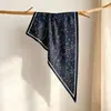 Bufanda Triángulo Imitación Seda Patrón Geométrico de Nicho Bufanda de Seda Estilo Coreano Accesorio Versátil para el Cabello Cinturón Bufanda Pequeña de Seda Cubre Glúteos Bufanda para el Cuello Venta al por Mayor