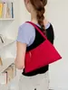 Bolso de mujer con diseño de nicho, bolso de axila estilo francés, bolso de hombro para otoño e invierno, modelo de mujer versátil de lujo ligero de moda