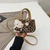 Otoño/Invierno 2026 Nuevo Bolso Cruzado Cuadrado Pequeño de Moda y Único con Estampado de Leopardo Vintage, Bolso de Mano de Diseño de Nicho