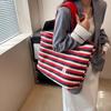 Bolsa de Ombro Casual de Lona Moda Grande Capacidade Estudante Feminina 2023 Nova Listrada Texturizada Bolsa Grande de Mão