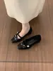 Zapatos de Salón Cuadrados Estilo Hada Chuyuji para Mujer con Faldas, Novedad Primavera 2026 Versátil Mary Jane de Gamuza con Una Correa