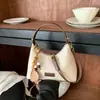 Bolsa feminina de camurça 2026 nova outono vintage bolsa de mão para o dia a dia bolsa de ombro única transversal Maillard requintada