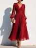 Moda transfronteriza europea y americana para mujer, primavera-verano, nuevo vestido largo de gasa con cuello en V profundo y manga larga, cintura alta, diseño adelgazante y plisado